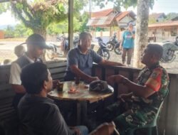 Babinsa Koramil 01/Jaya Tingkatkan Komunikasi Sosial, Perkuat Kamtibmas dan Kebersihan Lingkungan Bersama Warga Meunasah Weh