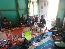 Jalin Hubungan kerja yang Baik, Babinsa melaksanakan Komsos Dengan masyarakat Desa Sandai