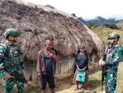 Satgas Yonif 614/RJP Lakukan Anjangsana ke Rumah Tokoh Agama di Kampung Lowanom