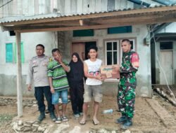 Pasca Banjir, Babinsa Koramil 1509-01/Bacan Salurkan Bantuan kepada Masyarakat Korban Banjir di Wilayah Binaannya