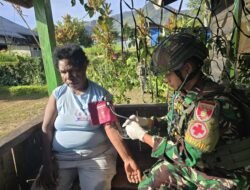 Satgas Yonif 614/RJP Berikan Pengobatan Gratis kepada Masyarakat Desa Kogome