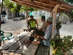 Babinsa Koramil 0105-10/Woyla Barat Sambangi Warga dalam Giat Komunikasi Sosial
