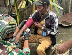 Satgas Yonif 614/RJP Gelar Bakti Kesehatan di Desa Elsaday