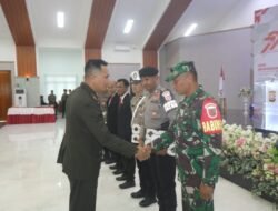 Di Hari Bhayangkara Ke 79, Babinsa Koramil 1509-01/Bacan Sertu M. Nahir Sabutara Terima Penghargaan Dari Kapolres Halsel