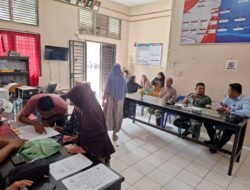 Danpos Ramil Pasie Raya Dampingi Penyaluran BLT-DD Tahun 2025 di Desa Pasi Teubee