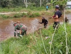 Koramil 1005-01/Bakumpai Kolaborasi dalam Pembersihan Lingkungan