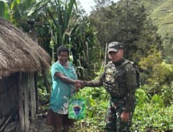Satgas Yonif 614/RJP Berbagi Kepedulian: Bantuan Sembako untuk Warga Numbokawi