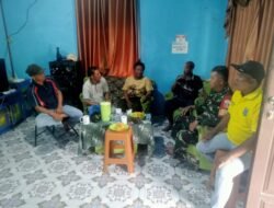 Babinsa Koramil 1001-08/Sungai Pandan Pererat Hubungan dengan Warga Desa