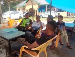 Babinsa Koramil 02/Samoiniet Ingatkan Masyarakat Lhok Kruet Tentang Potensi Bencana Alam Akibat Hujan Berkelanjutan