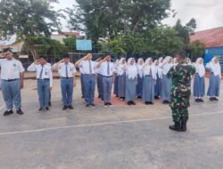 Babinsa Berikan Pembekalan Wawasan Kebangsaan dan PBB kepada Siswa Baru