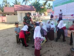 Babinsa Koramil 05/Panga Dorong Minat Baca Siswa Melalui Program Motor Pintar