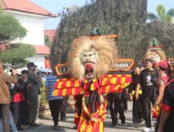 Grebeg Suro 2025 Kasdim 1203/Ketapang Ikut Meriahkan, Bupati Ketapang Melepas Langsung Parade Kirab Budaya dan Sedekah Bumi