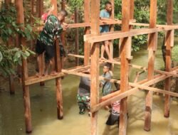 TMMD ke-125 Kutai Timur Perkuat Tiang Pancang Jembatan Suka Rahmat