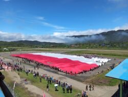 Kopasgat Turut Semarakkan HUT ke-80 RI di Pegunungan Bintang: Ribuan Warga Ikut Pawai Merah Putih dan Pentas Seni