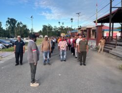 TNI, Polri, dan Pemda Manokwari Selatan Gelar Jalan Santai Bersama Menyambut HUT RI ke-80