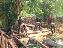 Pemasangan Gelagar Jembatan TMMD Ke-125: Kunci Akses Baru di Suka Rahmat