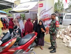 Babinsa Koramil 1001-01/Juai Dampingi Kegiatan Pasar Murah untuk Masyarakat