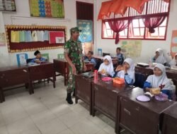 Babinsa Jaya Pantau Distribusi Makanan Bergizi untuk 211 Siswa SD N 1 Jaya