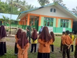 Koptu Sugianto Babinsa Koramil 06/Teunom Latih Siswa MIN 3 Teunom, Tanamkan Wawasan Kebangsaan Sejak Dini