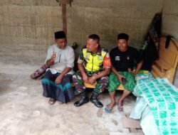 Memperat Hubungan Silaturahmi Babinsa Koramil 01/Sungaimas laksanakan komsos Dengan warga desa Binaan