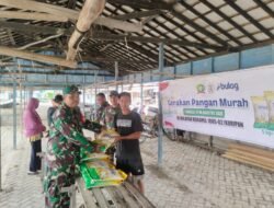 TNI Hadir untuk Rakyat, Koramil 1005-02/Kuripan Laksanakan GPM di Pasar Tabukan