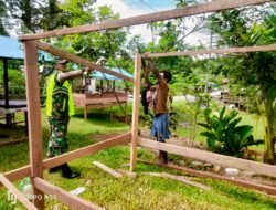 Rasa Kepedulian dan Semangat yang Tinggi Babinsa Koramil 01/Sungaimas Bantu Warga Desa Binaan