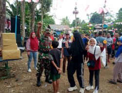 Babinsa dan Warga Desa Amawang Kiri Muka Gelar Perlombaan Tradisional dalam Rangka HUT RI ke-80