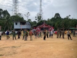 Babinsa Koramil 1203-10/Sandai berikan pengamanan karnaval dan pawai budaya HUT RI ke 80 di Desa Sandai