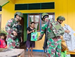 Satgas Yonif 614/RJP Berbagi Kasih: Personel Pos Dabra Berikan Gorden untuk Rumah Ibadah