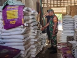 Babinsa Koramil 05/Panga Lakukan Komsos dengan Pemilik Toko Alat Pertanian di Desa Kuta Tuha