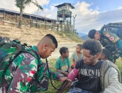 Satgas Yonif 614/RJP Bantu Masyarakat dengan Pengobatan Gratis di Daerah Terpencil