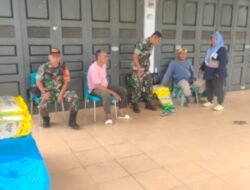 Babinsa Koramil 02/Sampoiniet Fasilitasi Gerakan Pangan Murah Bulog SPHP di Desa Jeumpheuk, Aceh Jaya