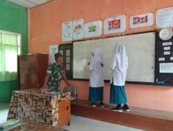 Babinsa Koramil 05/Panga Gelar Wawasan Kebangsaan, Tanamkan Cinta Tanah Air pada Siswa-Siswi MTsN 5 Aceh Jaya