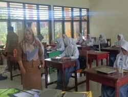 Babinsa Dampingi Penyaluran Makanan Bergizi Gratis untuk 5.996 Pelajar di Boalemo