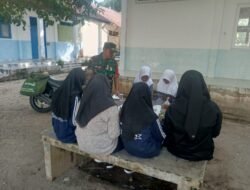 Babinsa Koramil 05/Panga Gelar Motor Pintar di SMPN 1 Panga, Tingkatkan Minat Baca Siswa