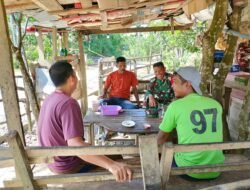 Babinsa Posramil 12/Panton Reu Laksanakan Komsos di Gampong Lek-lek
