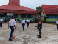 Babinsa Koramil 01/Bakumpai Eratkan Silaturahmi dengan Siswa SMPN 2 Marabahan