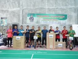 Turnamen Badminton Korem 012/TU Berakhir, Pemenang Terima Hadiah dari Danrem