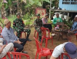 Babinsa Koramil 1004-11/Pulau Laut Barat Jalin Kedekatan dengan Masyarakat