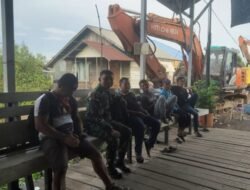 Komsos Jadi Sarana Babinsa Tamban Bangun Kebersamaan dengan Warga Desa