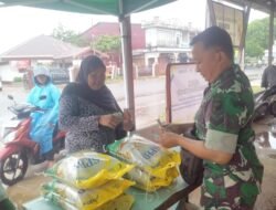 Dukung Program Pemerintah Stabilkan Harga Beras, Kodim 1203/Ketapang Salurkan Beras SPHP Dari Bulog