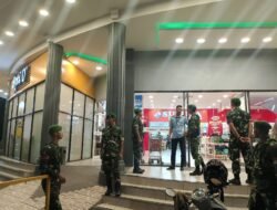 Kompi Senapan A Yonif 116/Garda Samudra Gelar Patroli Malam untuk Jaga Keamanan