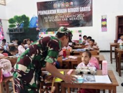 Dandim 1707/Merauke Bagikan Makanan Bergizi Gratis kepada Siswa dalam Rangka HUT TNI ke-80