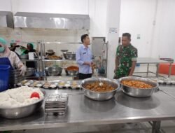 Sinergi TNI-Polri dan Pemerintah Daerah: Danramil 01/Jaya dan Camat Jaya Tinjau Dapur MBG di Desa Leupe