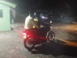 Patroli Siskamling: Babinsa dan Bhabinkamtibmas Berdialog dengan Warga untuk Meningkatkan Keamanan