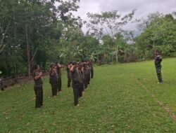 Babinsa dan Linmas Desa Bakung Berlatih Bela Diri: Meningkatkan Keterampilan dan Kesiapsiagaan