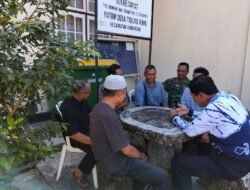 TNI dan Desa Bersinergi: Babinsa Koramil 1003-04/Kandangan Berkomunikasi dengan Pemerintah Desa