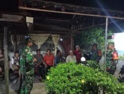 Patroli Malam: Babinsa Koramil 1003-06/Simpur Jaga Keamanan dan Ketertiban Masyarakat