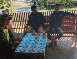 Babinsa Koramil 01/Sungaimas Laksanakan Komsos dengan Warga Desa Binaan