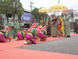 Tarian Ranup Lampuan Sambut Kedatangan Pangdam IM di Kodim 0105/Abar